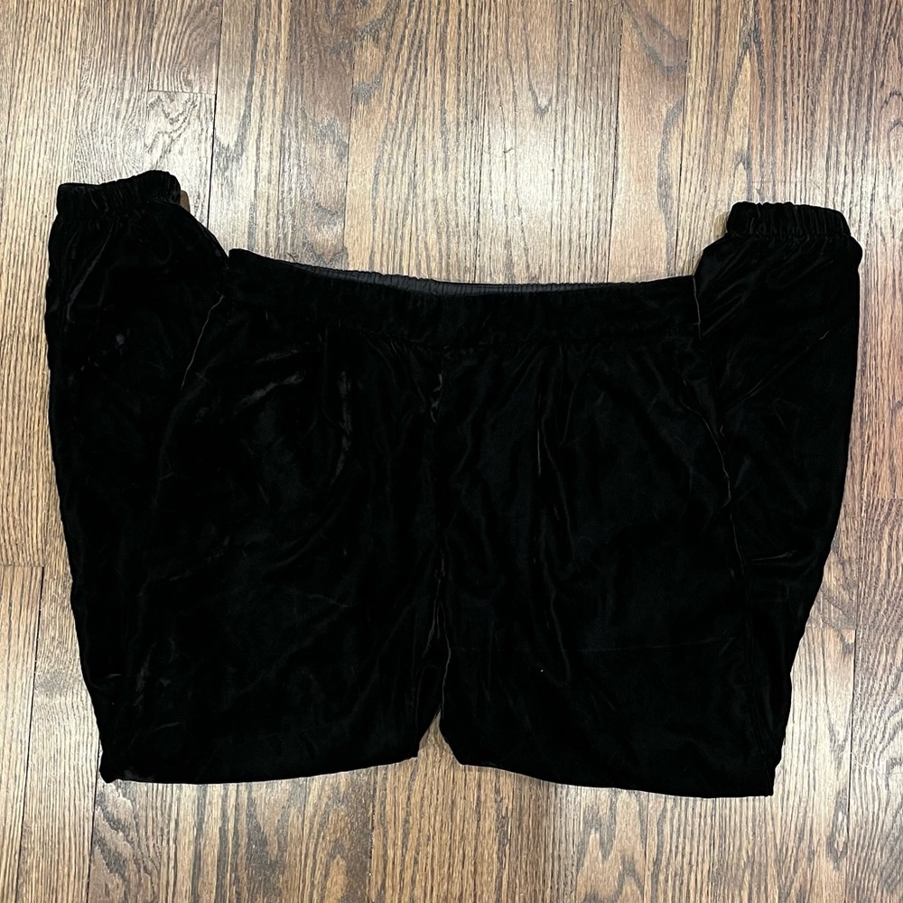 *UNIQUE* Black Velvet Joggers
